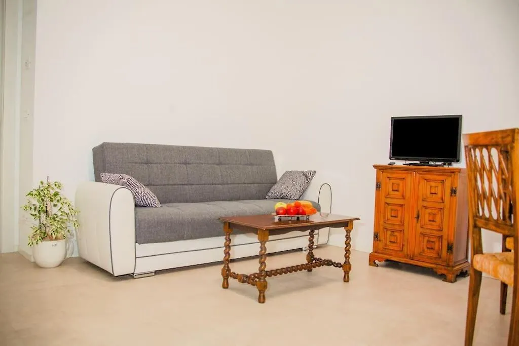 ויטוריו ונטו Vittoria Living Studio